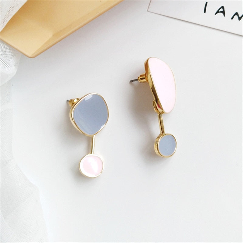 Contracted temperament earrings